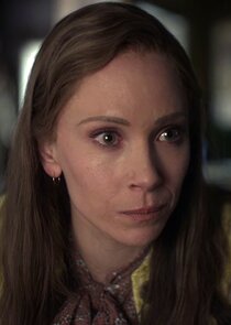 Juno Temple
as Dorothy 