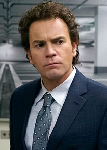 Ewan McGregor
as Emmit Stussy