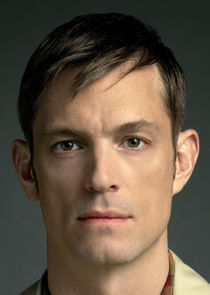Joel Kinnaman
as Edward Baldwin