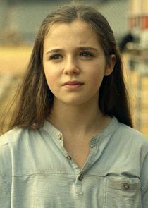 Alexa Nisenson
as Charlie