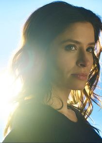 Mercedes Mason
as Ofelia Salazar