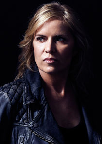 Kim Dickens
as Madison Clark