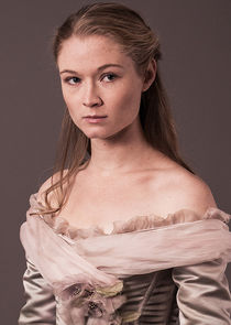 Lyla Porter-Follows
as Clenna Dolan