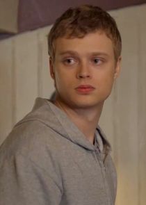 Edvin Endre
as Rune Lennox