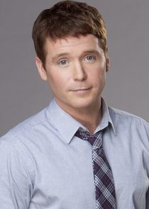 Kevin Connolly
as Bobby Lutz