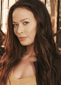 Moon Bloodgood
as Anne Glass