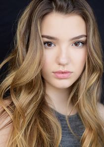 Ali Skovbye
as Young Tully