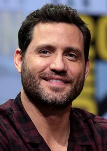 Édgar Ramírez
as Mike Valentine