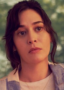 Lizzy Caplan
as Libby Epstein