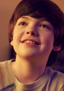 Maxim Swinton
as Solly Fleishman