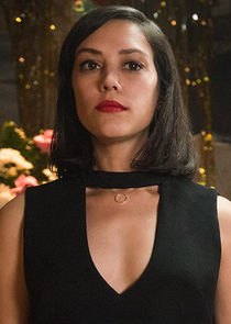 Mishel Prada
as Emma