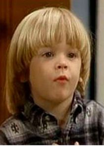 Dylan Tuomy-Wilhoit
as Alexander 