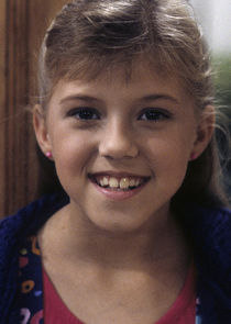 Jodie Sweetin
as Stephanie Judith Tanner