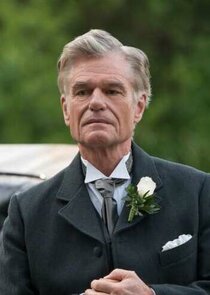 Harry Hamlin
as Mr. Winfield