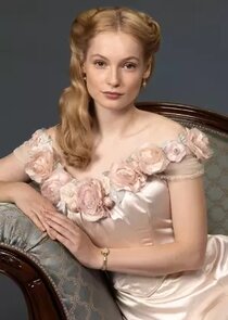 Hannah Dodd
as Corrine Foxworth