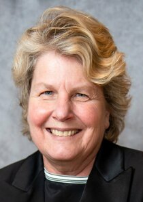 Sandi Toksvig
as Presenter