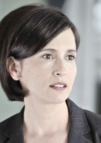 Ruth Marshall
as Dr. Amanda Luria