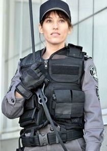 Amy Jo Johnson
as Julianna 