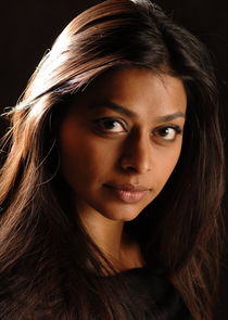Ayesha Dharker
as Tanvi Lal