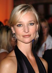 Kari Matchett
as Ruby Howard