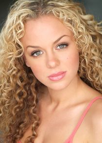 Laura Chinn
as Shelby