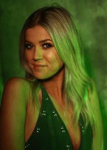 Meghan Rienks
as Zoey Parker