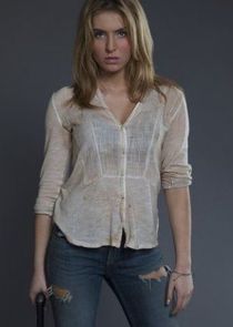 Saxon Sharbino
as Anka