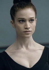 Sarah Hay
as Claire Robbins