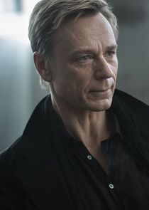 Ben Daniels
as Paul Grayson