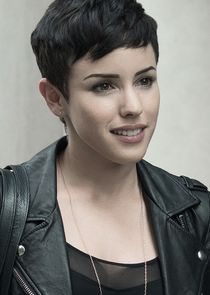 Raychel Diane Weiner
as Daphne Kensington