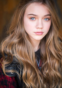 Isabel Gravitt
as Tori Cooper