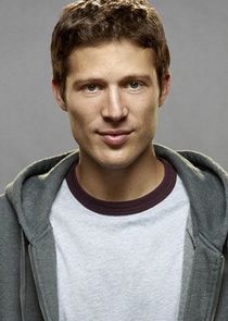 Zach Gilford
as Matt Saracen