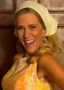 Kristen Wiig
as Maxine Simmons