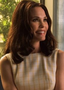 Leslie Bibb
as Dinah Donahue