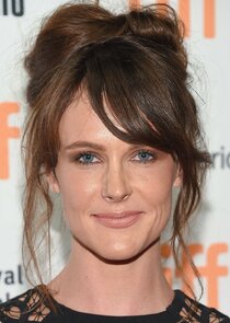 Carolina Bartczak
as Abigail Walker