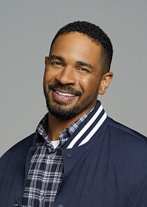 Damon Wayans Jr.
as Damon 