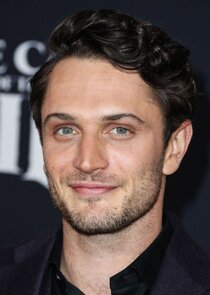 Colin Woodell
as Dr. Xander Phillips