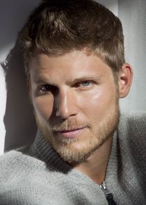 Travis Van Winkle
as Cary Conrad