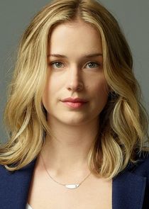 Elizabeth Lail
as Guinevere Beck