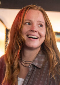 Lauren Ambrose
as Adult Vanessa 'Van' Palmer