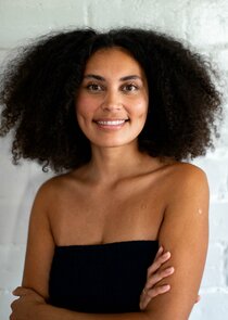 Perry Mooney
as Cassie Crick