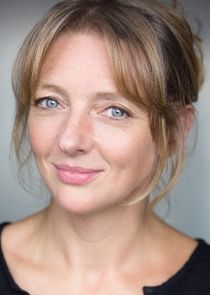 Natasha Joseph
as Evelyn Evans