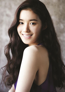 Jung Eun Chae
as Young Kyung Hee