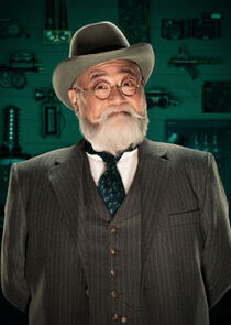 Paul Sun-Hyung Lee
as Inspector Albert Choi