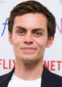 Freddy Carter
as Maurice de Saint-Fiacre