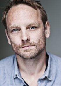 Jonathan Harden
as Martin Baxter