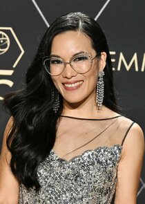 Ali Wong
as Jentry Chau