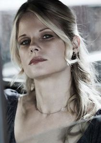 Joelle Carter
as Ava Crowder