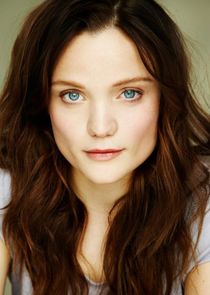 Anna Samson
as Kendra Raspovic