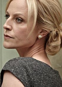 Marta Dusseldorp
as Linda Hillier